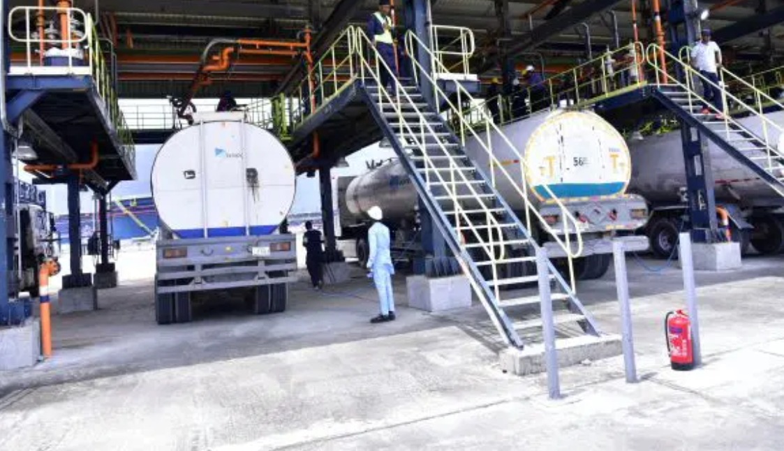Oil & gas suppliers protest Dangote’s direct supply of petroleum products to consumers